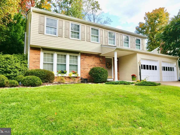 15511 Golf Club Dr, Dumfries, VA 22025