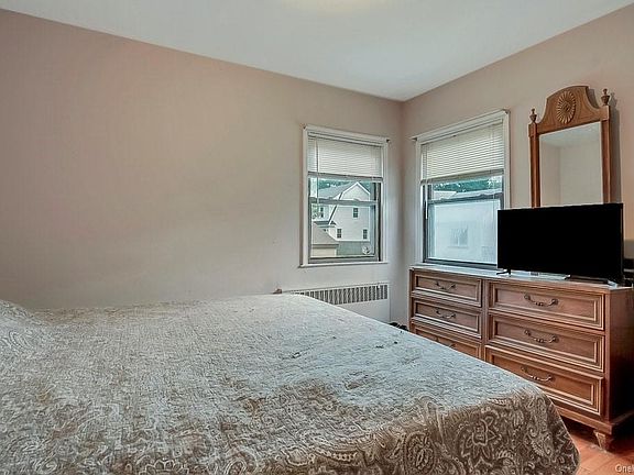 5th image of 129 Sarles Ln