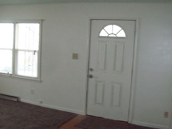 5th image of 1740 Parkamo Ave