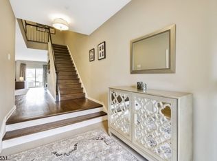 236 Norwich Ct, Madison, NJ 07940