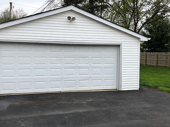 3rd image of 2732 W Florida Ave
