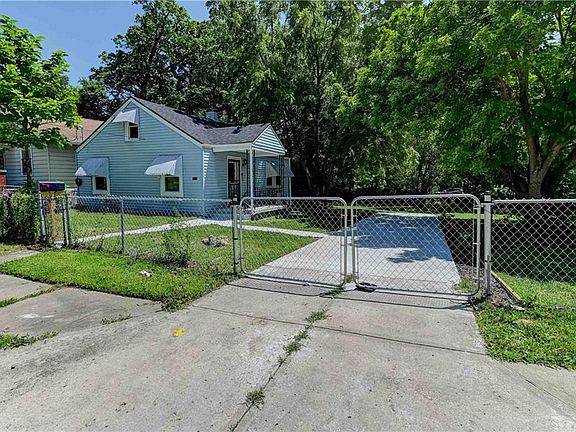 3rd image of 3805 E 40th St