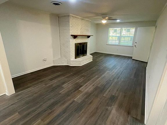 5th image of 1140 Autumn St