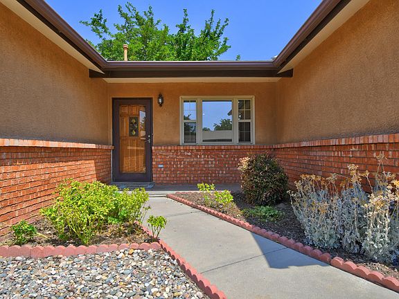 2nd image of 7553 Capulin Rd NE
