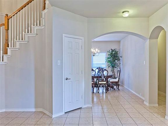 3rd image of 1507 Parkside Dr