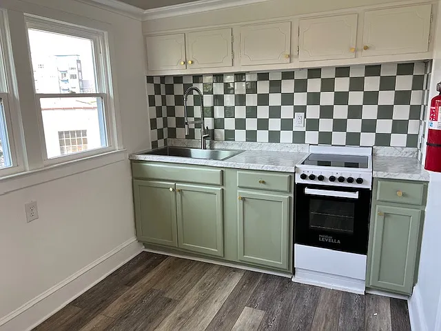 New stove and sink