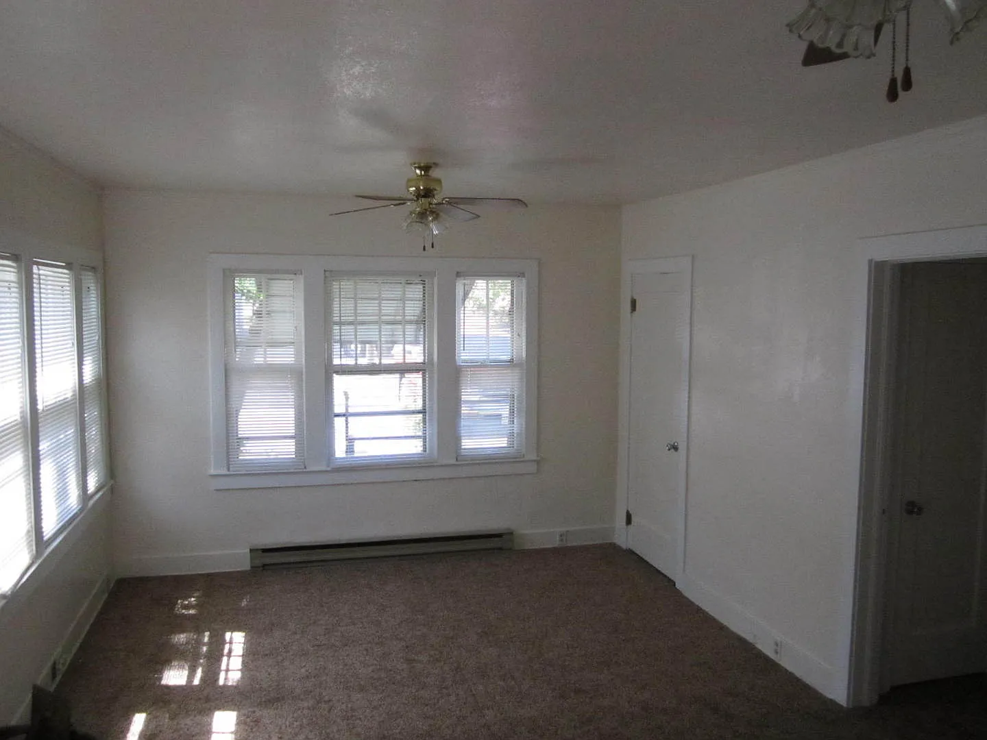 15-4 — Photo 2