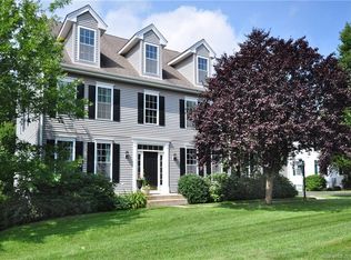 9 Arlington Dr, Avon, CT 06001