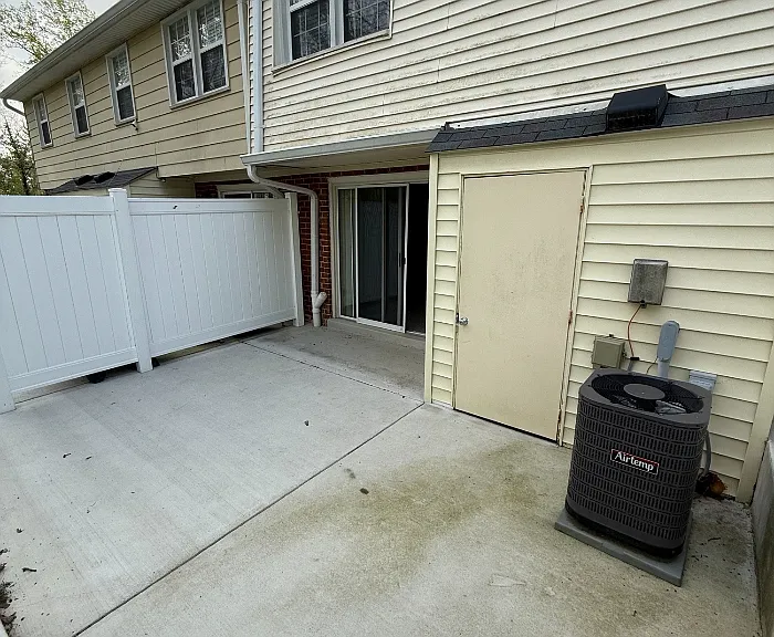 Longview — Photo 137