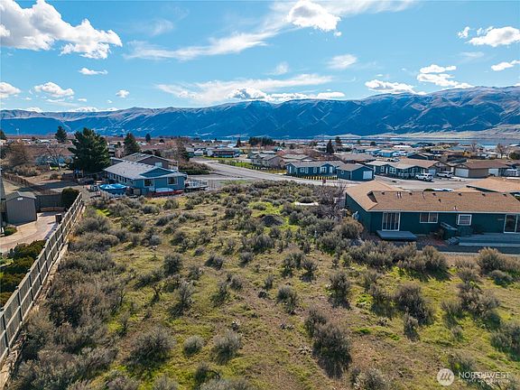 5th image of 416 Autumn Loop SW