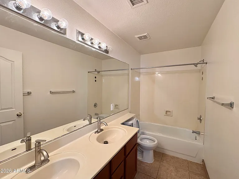 2302 E Edna Ave — Photo 22