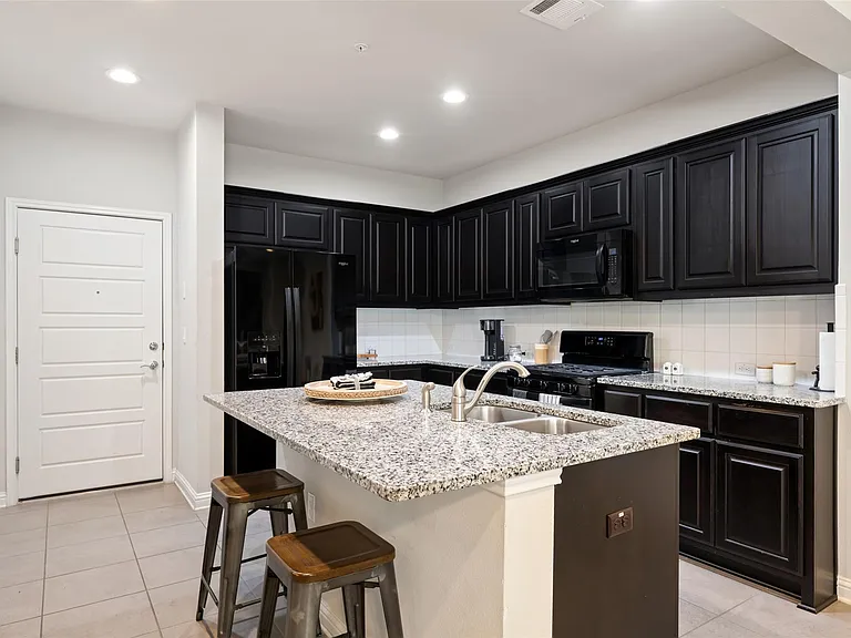 13800 Lyndhurst St #222 — Photo 14