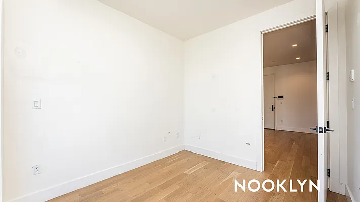 Rented by Nooklyn NYC LLC | media 104