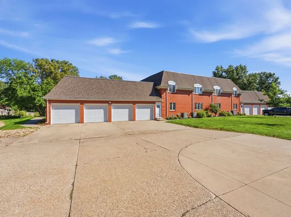 2902 Termini Dr APT 104, Muscatine, IA 52761