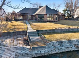 2617 Lakewood Dr, Grand Island, NE 68801