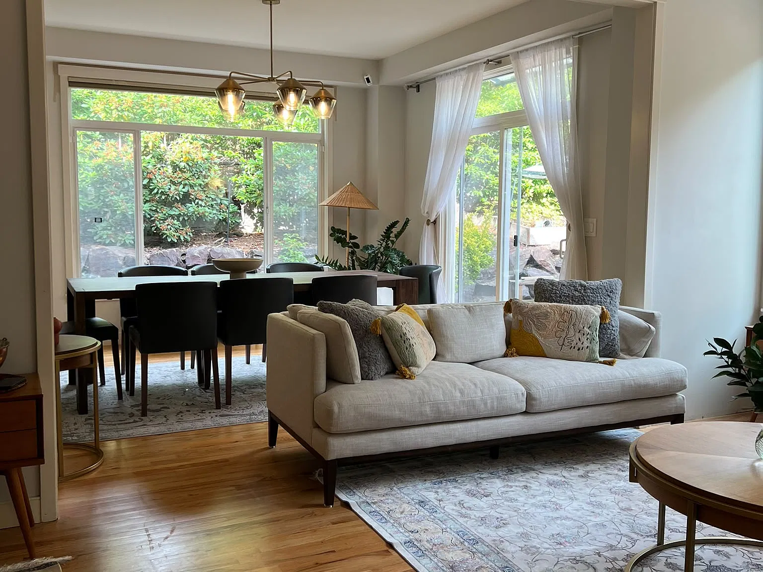 5 bed, 2660 sqft, $5,300 — Photo 4