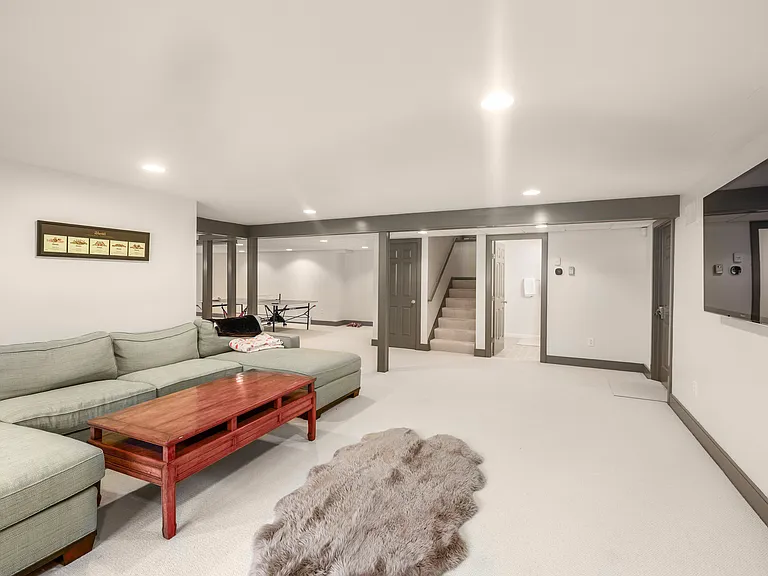 271 Thomas Pasture Rd — Photo 33