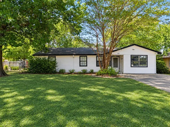 1704 S Clay St, Kaufman, TX 75142