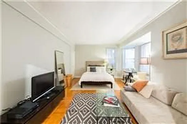 Rented by Compass | media 20