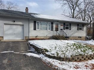 121 Columbia Ave, Coventry, RI 02816