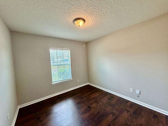 4th image of 11970 Alexandra Dr