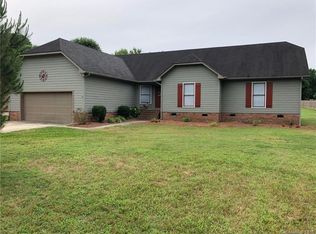 8431 Pin Oak Ct, Harrisburg, NC 28075