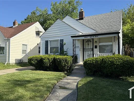16077 Fairmount Dr — Photo 43