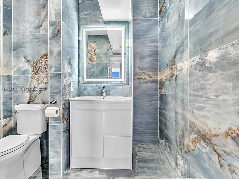 3731 N Country Club Dr #Penthouse 24 — Photo 22