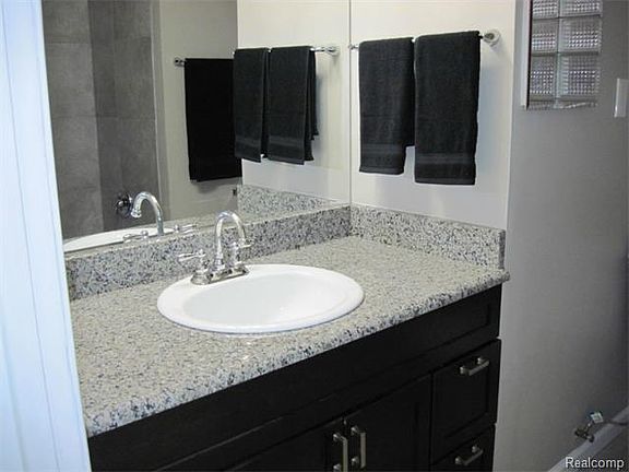 3rd image of 1123 Beaconsfield Ave