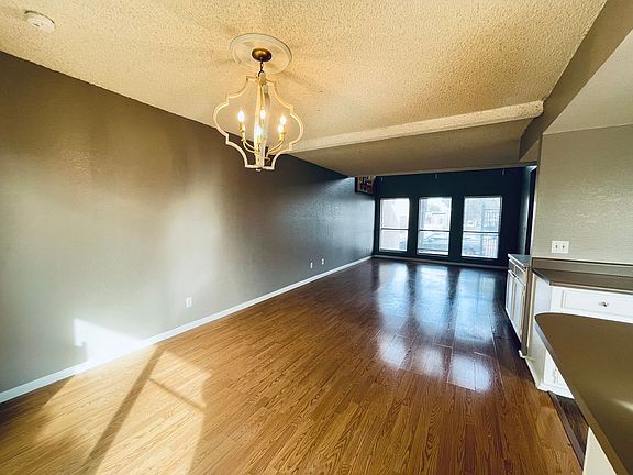 4th image of 3963 S Torrey Pines Dr