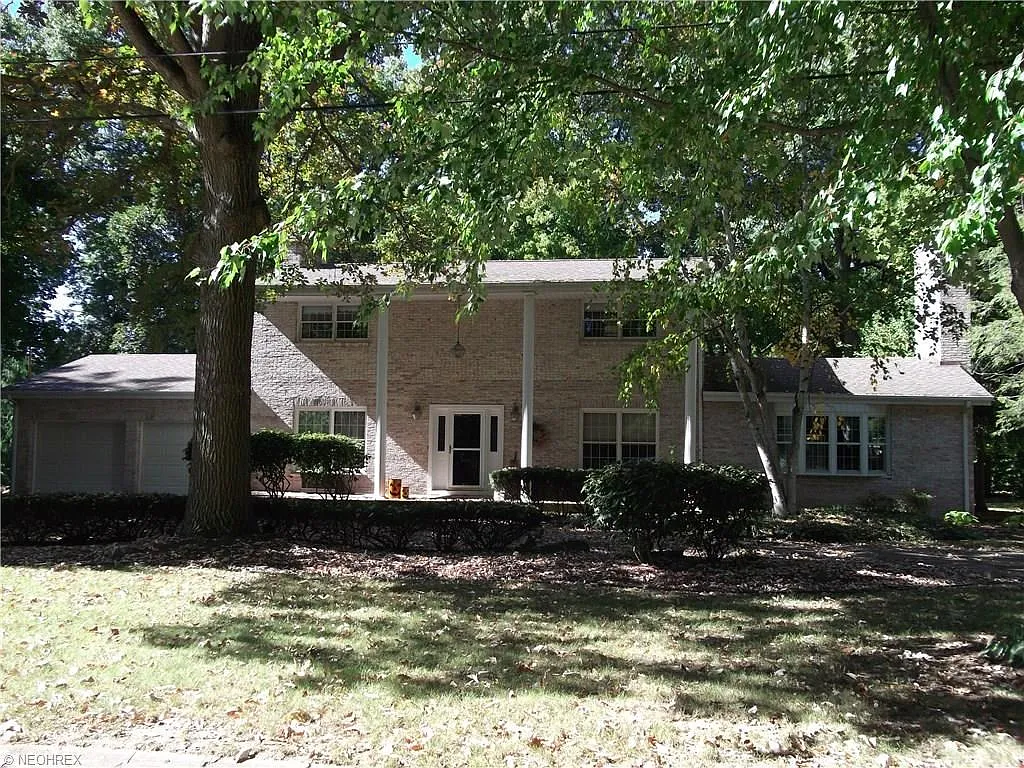 180 Heather Ln photo 1