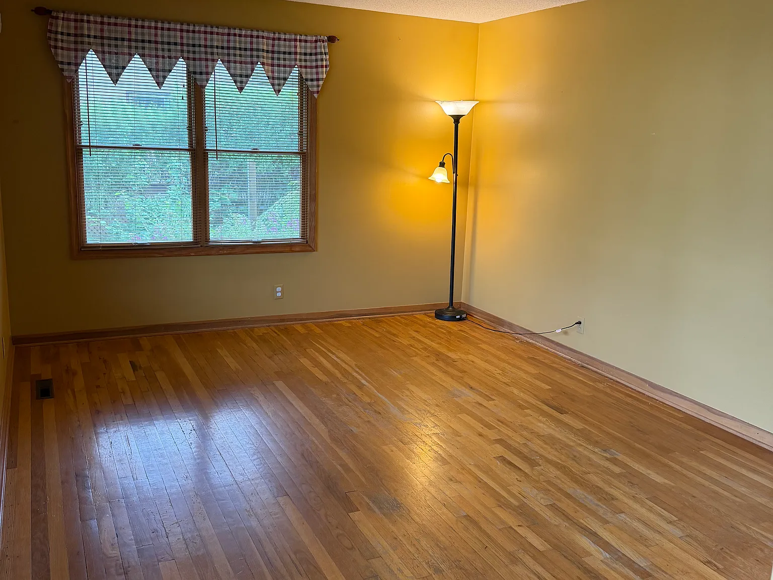 4 bed, 1460 sqft, $1,900 — Photo 3