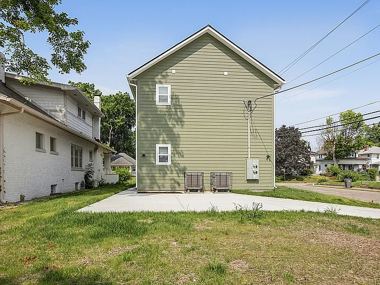 3953 Unit A (lower level)