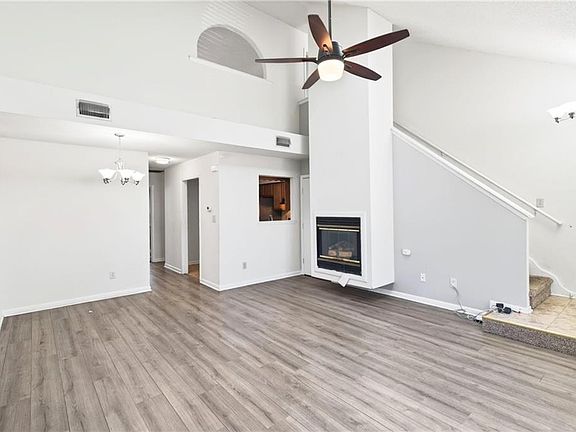2nd image of 4 Chinaberry Pl