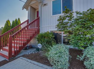 9207 Ashworth Ave N, Seattle, WA 98103