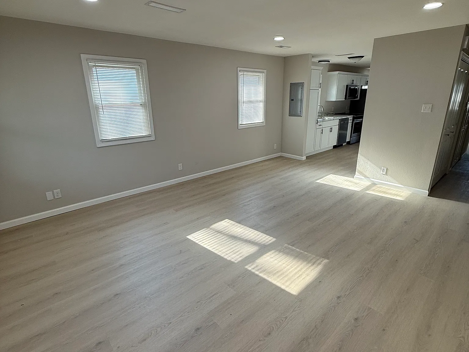 3 bed, 1500 sqft, $1,700 — Photo 3