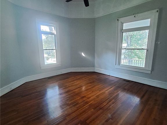 3rd image of 326 W Point St