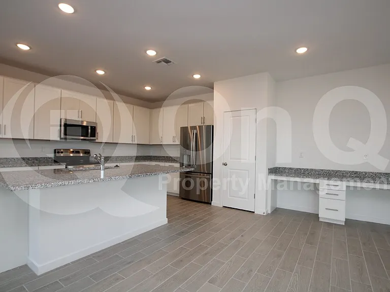 7442 W Nicolet Ave — Photo 3