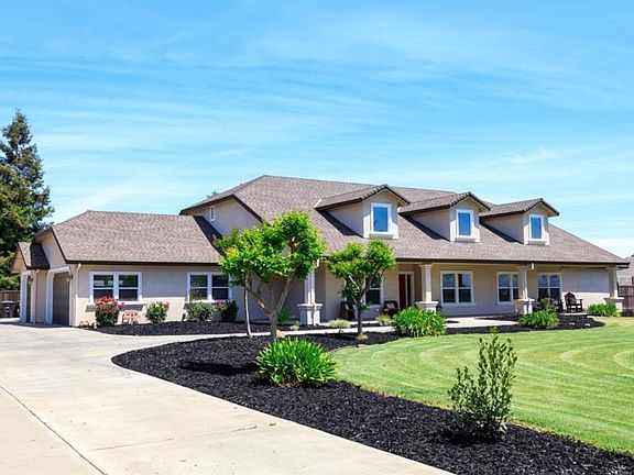 2nd image of 30715 E Tressa Ln