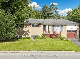 105 Park Ave, Newmarket, ON L3Y 1T6