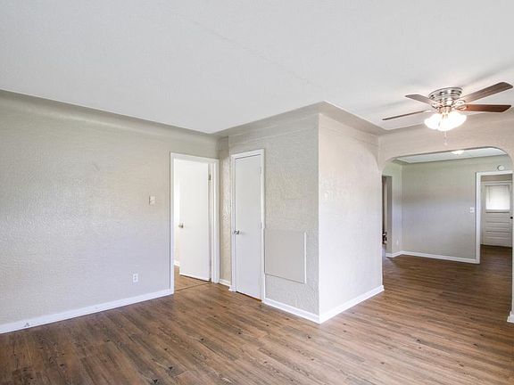 4th image of 2581 Langdon Ave S