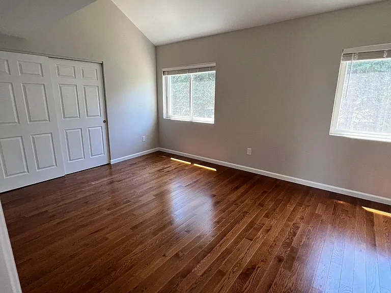 Woodbridge Ln — Photo 35