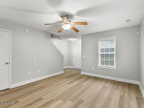 3rd image of 515 Cider Hill Road