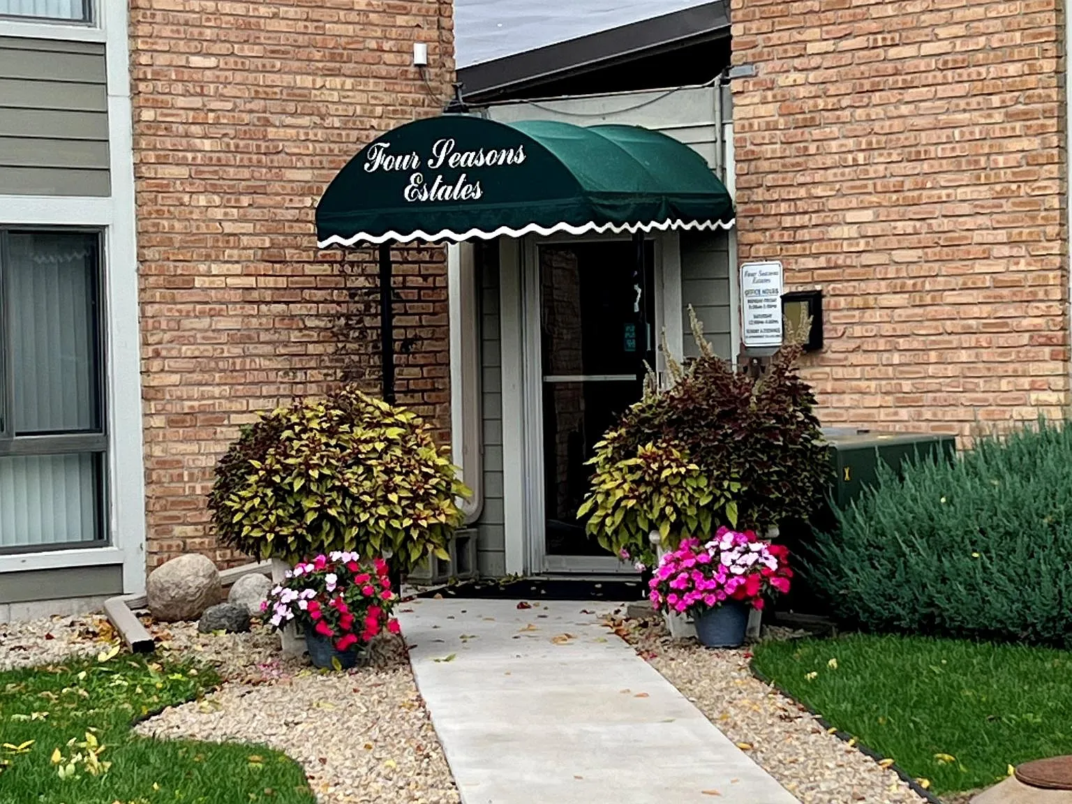 Four Seasons Estates — Photo 2