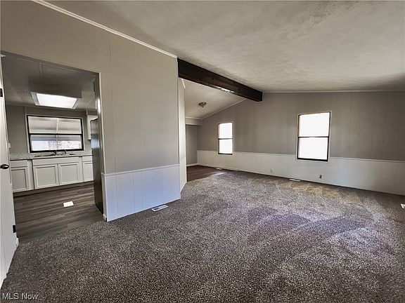 3rd image of 69 Tracy Ln