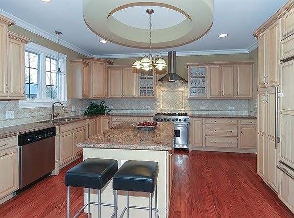 5th image of 131 Hiawatha Dr