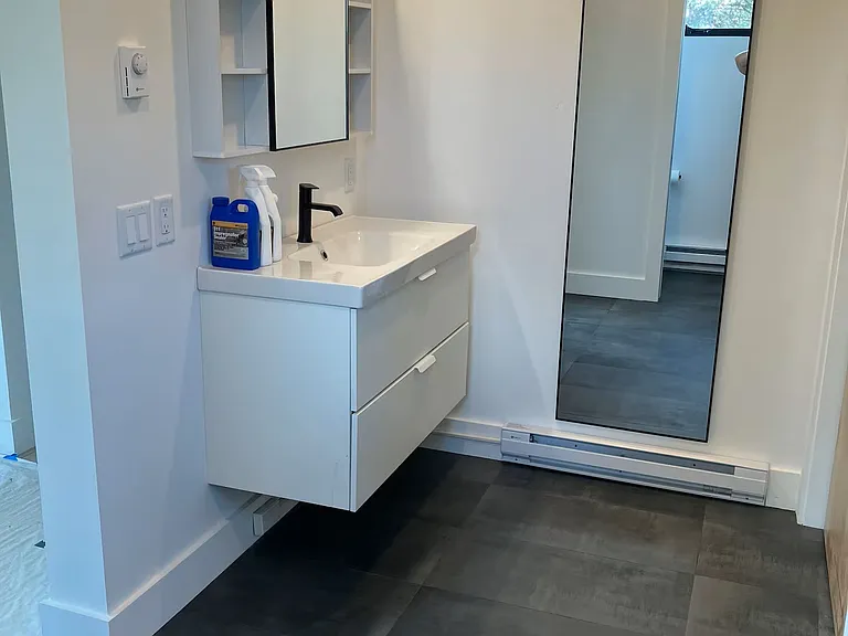 Sink primary bathroom