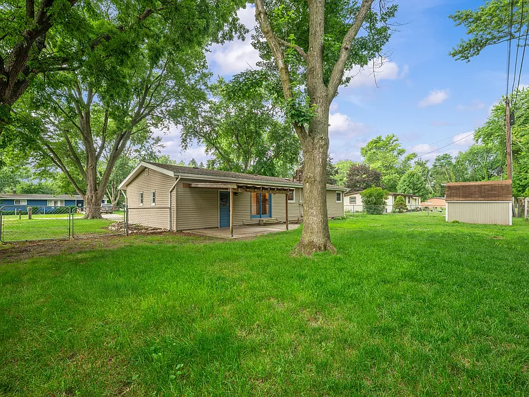 1597 Edward Dr — Photo 22