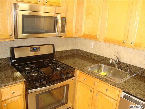 3rd image of 11882 Metropolitan Ave APT 4A