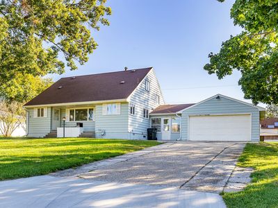 1820 W 3rd St, Perry, IA, 50220